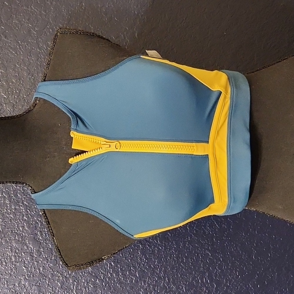 Sports bra